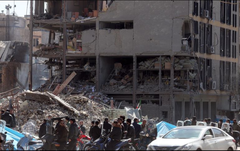 Edificio dañado en los alrededores de la plaza Ferdowsi. Teherán concentra el 56 % de los ataques israelíes. EFE/A. Taherkenareh