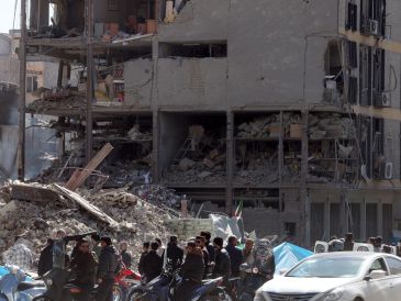 Edificio dañado en los alrededores de la plaza Ferdowsi. Teherán concentra el 56 % de los ataques israelíes. EFE/A. Taherkenareh