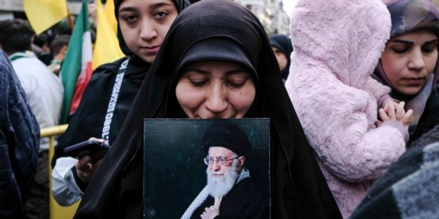 Al&iacute; Jamenei decidi&oacute; conscientemente quedarse en su lugar de trabajo pese al riesgo, afirma portavoz de Exteriores de Ir&aacute;n