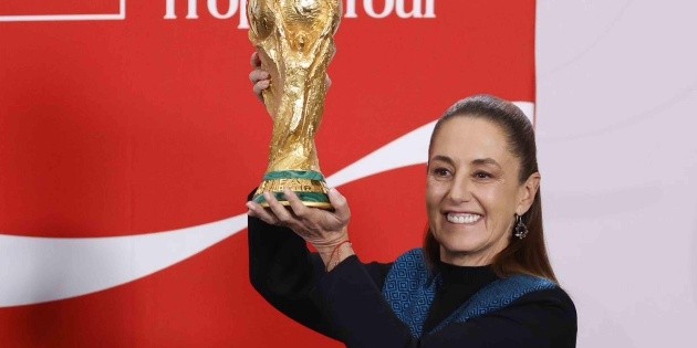 Mundial 2026: La Presidenta Sheinbaum recibe la Copa del Mundo en Palacio Nacional