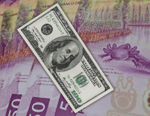 La mañana de este martes, el dólar se vende en 18.08 pesos en ventanillas de Banamex, 30 centavos más que el lunes pasado, y es la primera vez que supera las 18 unidades en casi dos meses. EL INFORMADOR / ARCHIVO