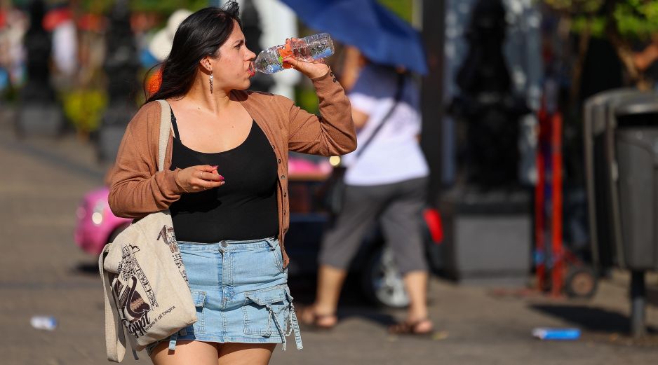 Mantener una hidratación adecuada permite que órganos, tejidos y células funcionen correctamente. EL INFORMADOR/ARCHIVO