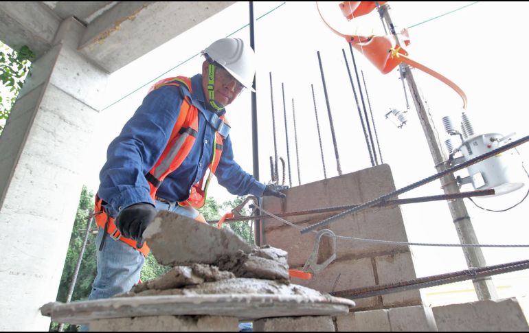 El decreto establece que la jornada laboral será de 40 horas semanales y que por cada seis días de trabajo las personas tendrán por lo menos un día de descanso con goce de salario íntegro. EL INFORMADOR/ ARCHIVO.