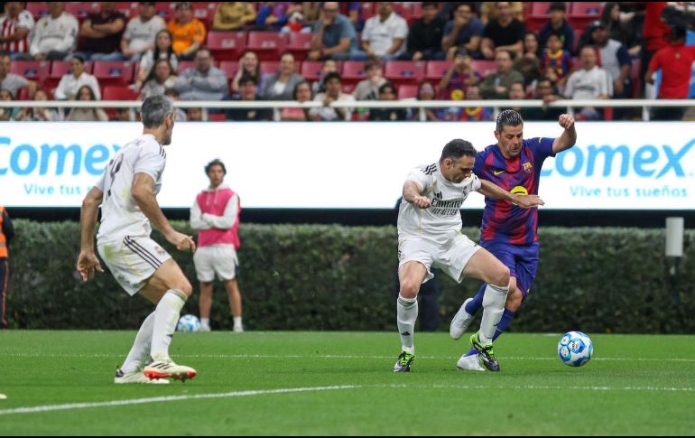 La casa del Guadalajara se vistió de gala para recibir por primera vez a Real Madrid y Barcelona en un duelo de leyendas. EL INFORMADOR/ A. NAVARRO.