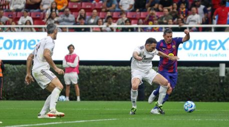 La casa del Guadalajara se vistió de gala para recibir por primera vez a Real Madrid y Barcelona en un duelo de leyendas. EL INFORMADOR/ A. NAVARRO.