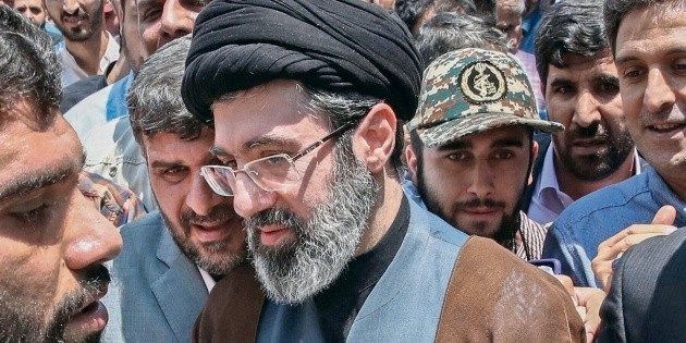 Ir&aacute;n: Hijo de Jamenei fue electo l&iacute;der del pa&iacute;s, seg&uacute;n reportes