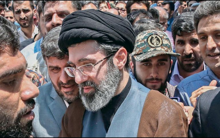 Mojtaba Jamenei, clérigo chií de 56 años, es señalado por los medios internacionales como el sucesor en la máxima autoridad religiosa y política de Irán. ESPECIAL