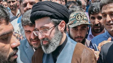 Mojtaba Jamenei, clérigo chií de 56 años, es señalado por los medios internacionales como el sucesor en la máxima autoridad religiosa y política de Irán. ESPECIAL