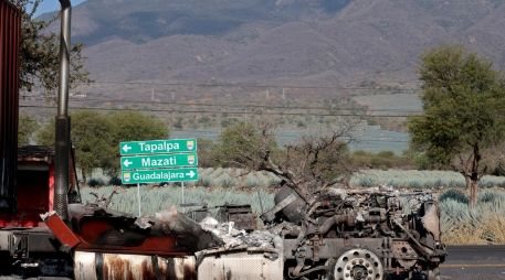 La ola de violencia tras la operación militar dejó un saldo de 25 integrantes de la Guardia Nacional y más de 30 miembros del CNG fallecidos, sumado a cortes en carreteras, quemas de gasolineras, vehículos, transporte de carga y establecimientos comerciales. AFP / ARCHIVO