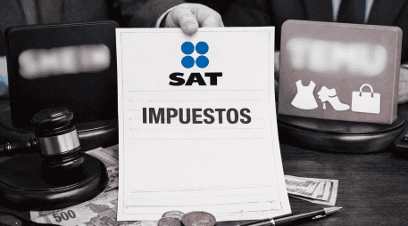 El gobierno mexicano explicó que la medida del SAT busca proteger empleos en sectores como el textil, calzado y automotriz. ESPECIAL/ChatGPT