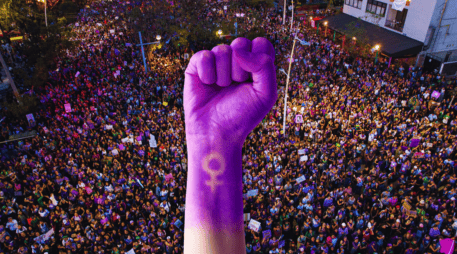 El 8M trasciende celebraciones y se convierte en un llamado a la reflexión sobre la lucha por la igualdad de género y los derechos de las mujeres.