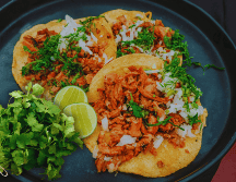 Entre las hierbas medicinales, el cilantro se destaca por ser ideal para combatir el colesterol y la diabetes. ESPECIAL / CANVA