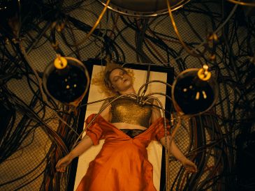 "¡La Novia!" ya está en las salas de cine de la ciudad. ESPECIAL/WARNER BROS. PICTURES.