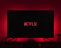Netflix suma nuevos títulos a su catálogo como parte de su estrategia de renovación constante. PEXELS