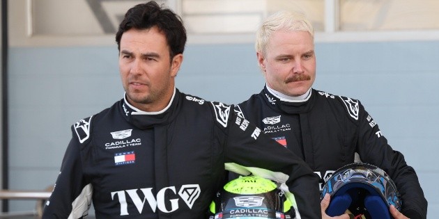 Checo P&eacute;rez tiene un complicado debut en Cadillac