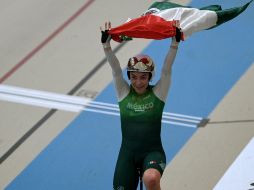 Este viernes, Yareli Acevedo ganó la medalla de oro en la carrera de eliminación en la Copa del Mundo de Ciclismo de Pista 2026. AFP / ARCHIVO