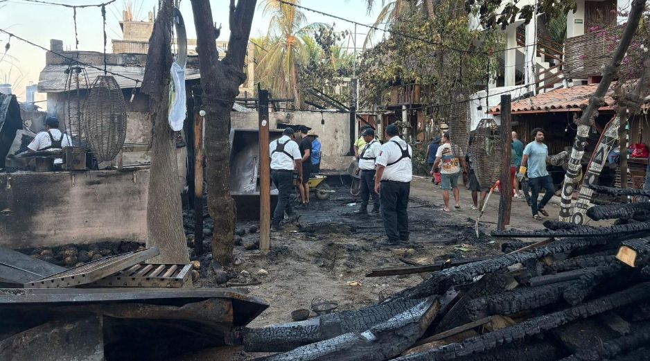 Las autoridades aún no han informado sobre las pérdidas económicas por el siniestro, luego de que muchos negocios quedaran en pérdida total. ESPECIAL/X/ @salomonj