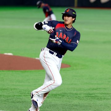 La novena japonesa mostró su poder desde temprano y resolvió el encuentro en apenas tres capítulos. EFE / F. Robichon