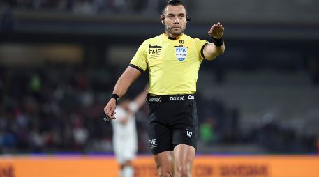 En medio de las críticas que suele recibir el conocido “Gato” Ortiz por algunas de sus decisiones arbitrales, existe una estadística que podría resultar favorable para el conjunto rojiblanco. IMAGO7