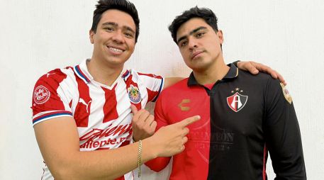 Entre apuestas y mucha carrilla, los hermanos Mendoza mantienen viva la esencia  del Clásico que termina en recuerdos agradables y sonrisas. EL INFORMADOR/A. Olivárez