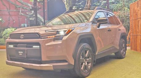 La sexta generación de la Toyota RAV4 2026 tiene motorización híbrida, mayor potencia y un diseño renovado con enfoque más tecnológico y aventurero. CORTESÍA