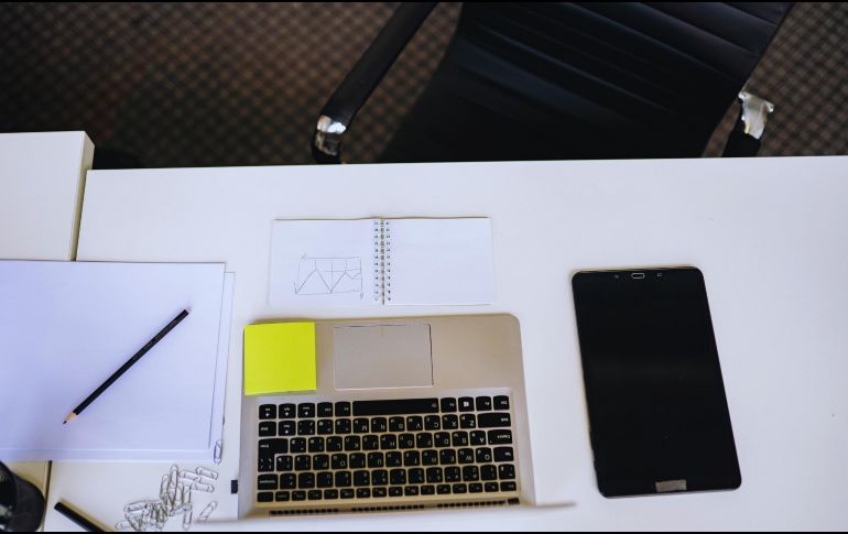 La Cámara de Diputados ha dado el primer paso para reconocer el derecho a la desconexión digital de los trabajadores de México. ESPECIAL / CANVA