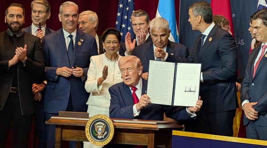 El mandatario realizó este anuncio durante la cumbre, durante el encuentro con 12 mandatarios latinoamericanos de derecha. EFE / Eduard Ribas