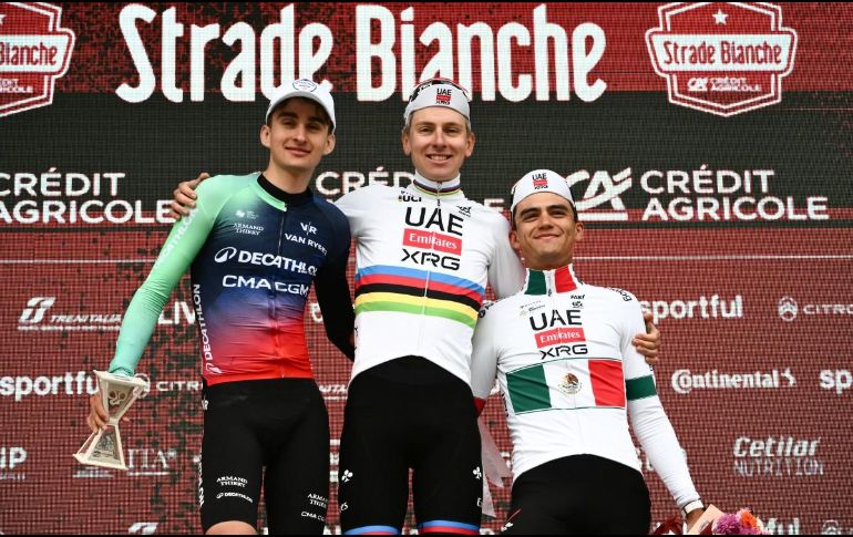 El podio en Italia llega en un momento brillante para el mexicano Isaac del Toro, quien apenas el pasado 22 de febrero celebró el título del UAE Tour. AFP / M. Bertorello