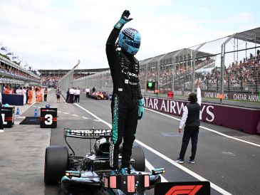 George Russell se llevó la victoria en el circuito de Albert Park tras una gestión impecable. EFE/J. Carrett