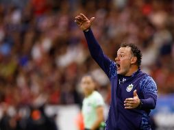 Gabriel Milito ha ganado los cuatro clásicos que ha dirigido al frente del Guadalajara. EFE/F. Guasco