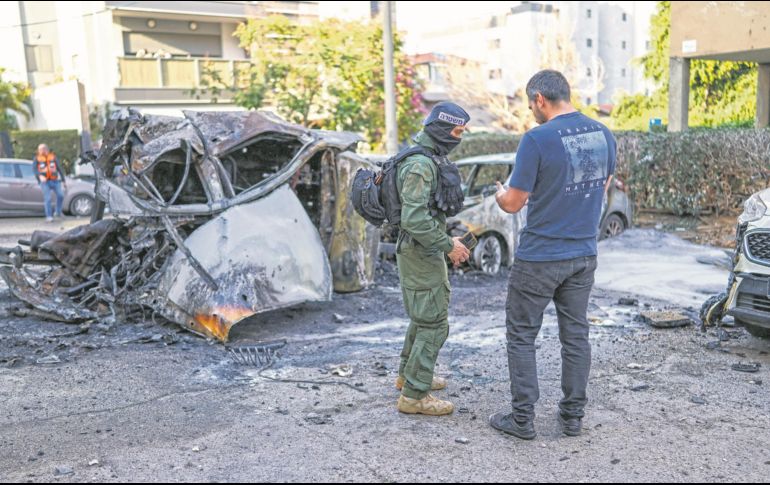 Secuelas de un ataque contra Tel Aviv. Irán lanzó misiles contra la capital israelí, donde las autoridades han recomendado el uso de búnkeres para los ciudadanos. AFP