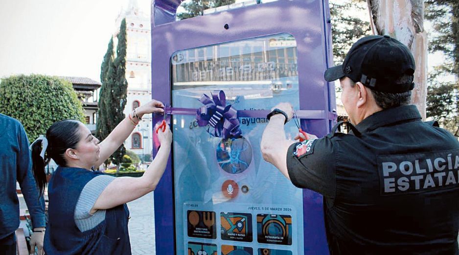 El tótem cuenta con un botón de emergencia que, al ser presionado, activa una videollamada directa con personal del C5 Escudo Jalisco. ESPECIAL