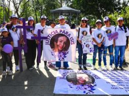 A siete años del feminicidio de Isis, su madre se une a la marcha del 8M en Guadalajara para exigir justicia por su hija y por todas las víctimas. EL INFORMADOR/ J. ACOSTA.