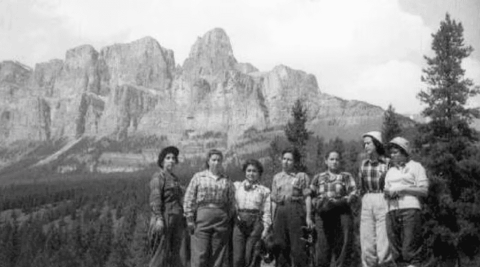 La Primera Expedición Femenina Mexicana contempló subir a los Montes Victoria de 3 mil 464 metros, Lefroy de 3 mil 423 y Eisenhower de 2 mil 766, en sólo siete días. ESPECIAL/Cortesía Luz María Guzmán