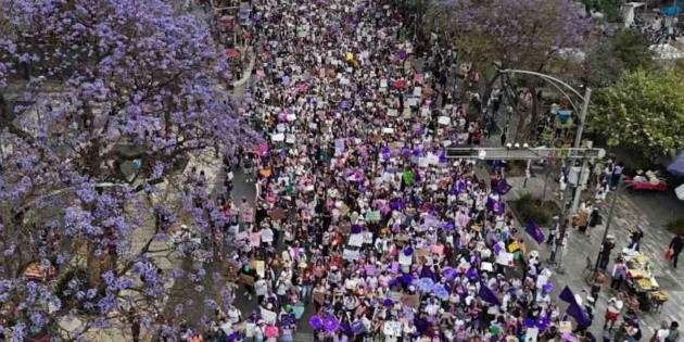 8M: Colectivas alzan la voz en CDMX contra feminicidios y desapariciones