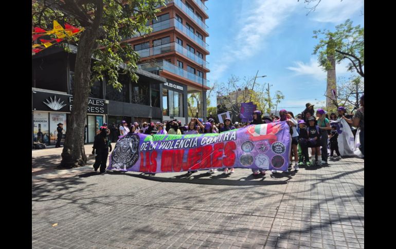 Cientos de mujeres se dieron cita en la Glorieta de las y los Desaparecidos para exigir justicia y alto a la violencia. EL INFORMADOR / R. Bobadilla