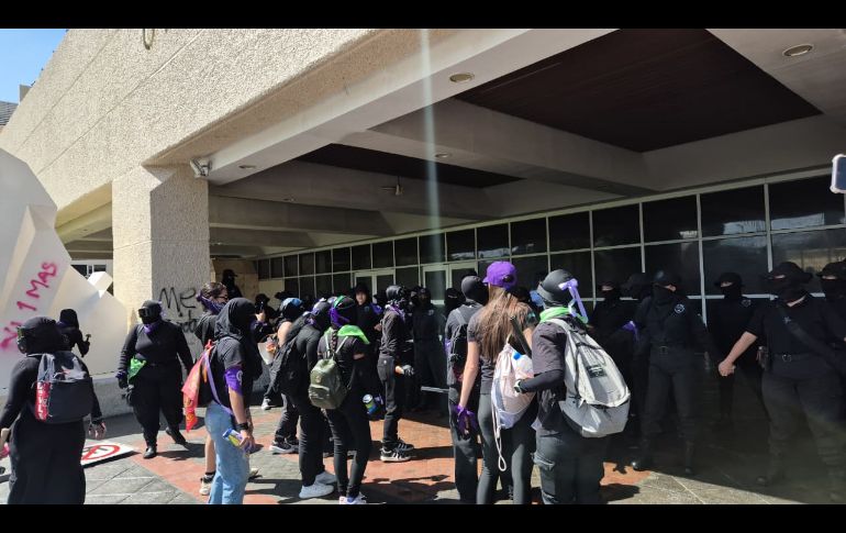 Cientos de mujeres se dieron cita en la Glorieta de las y los Desaparecidos para exigir justicia y alto a la violencia. EL INFORMADOR / R. Bobadilla