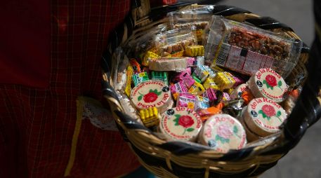 Ante la creciente competencia en Guadalajara, la empresa comenzó a comercializar el producto fuera de la ciudad, poco a poco, el público empezó a identificarlo como “Mazapán de la Rosa”. EL INFORMADOR/ ARCHIVO