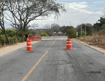 El motociclista conducía, al parecer, sin percatarse de las obras que ahí se realizan para tratar de reconstruir el camino. ESPECIAL
