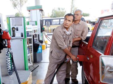 La Presidenta Claudia Sheinbaum descartó que la guerra de Irán desate una crisis energética con la subida generalizada en los precios de combustibles en el país. SUN / ARCHIVO