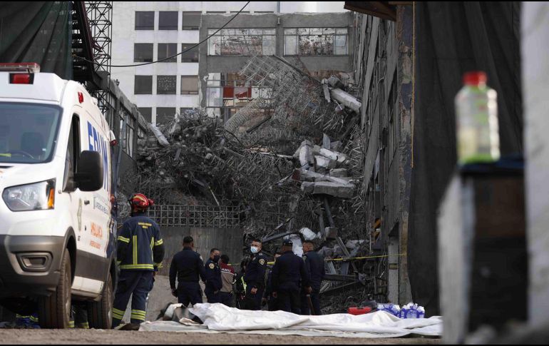 Las labores de rescate se mantienen activas mientras autoridades buscan descartar la presencia de más víctimas. SUN/D. Sánchez