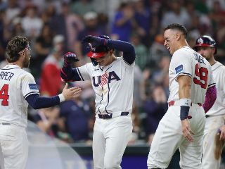 Estados Unidos que venció 5-3 a México y prácticamente aseguró su boleto a los Cuartos de Final del Clásico Mundial de Béisbol 2026. AFP/ A. SLITZ.