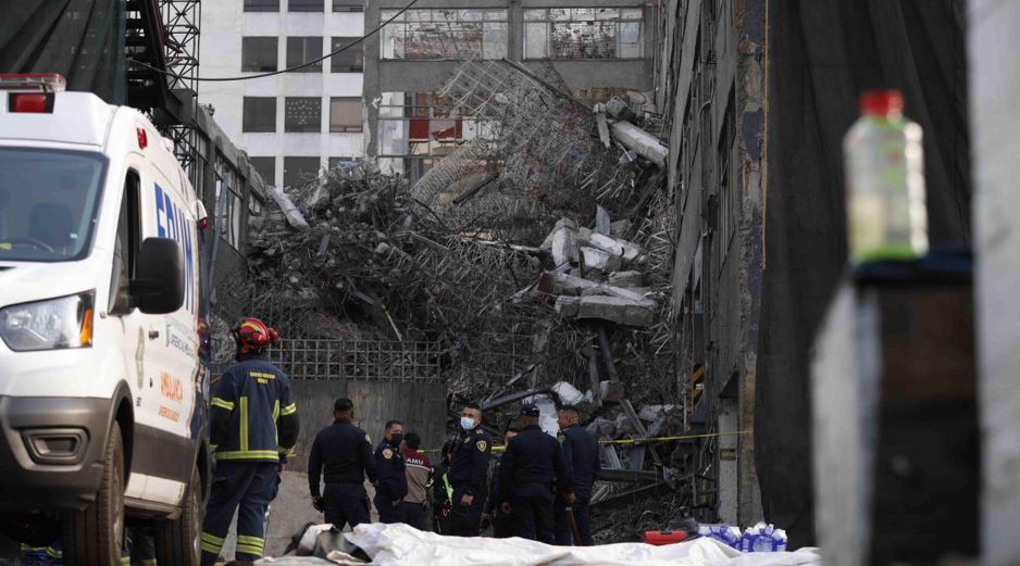 Intensa movilización de los cuerpos de emergencia tras el colapso de una estructura dentro de un edificio en demolición. SUN/D. Simón