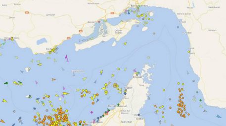 El estrecho de Ormuz concentra una quinta parte del tráfico marítimo de petróleo mundial. EFE/Vesselfinder.com