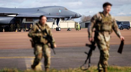 Cientos de personas han muerto en Irán a causa de los bombardeos estadounidenses-israelís, entre ellos civiles y niños. EFE/EPA/T. AKMEN