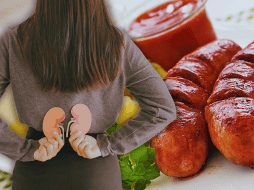 Más allá de los alimentos que se aconsejan consumir porque benefician la salud de los riñones, es bueno saber que algunos productos deben ser evitados. ESPECIAL / CANVA
