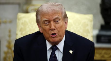 El gobierno de Donald Trump evalúa distintas alternativas para contener el impacto en el mercado petrolero. EFE/ARCHIVO