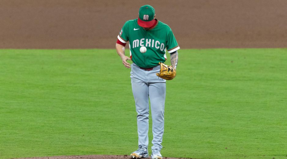 Tras la derrota, México quedó obligado a vencer a Italia y, además, le conviene que Estados Unidos también supere a los europeos para que lleguen con registro de 2-1 y así evitar un posible empate múltiple. EFE / C. Ramírez