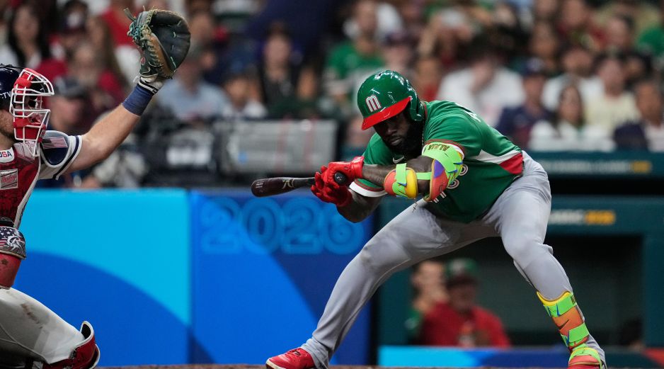 Arozarena decidió estirar su mano para saludar a quien es su compañero en los Marineros de Seattle. AP/ A. Landis.