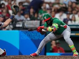 Arozarena decidió estirar su mano para saludar a quien es su compañero en los Marineros de Seattle. AP/ A. Landis.